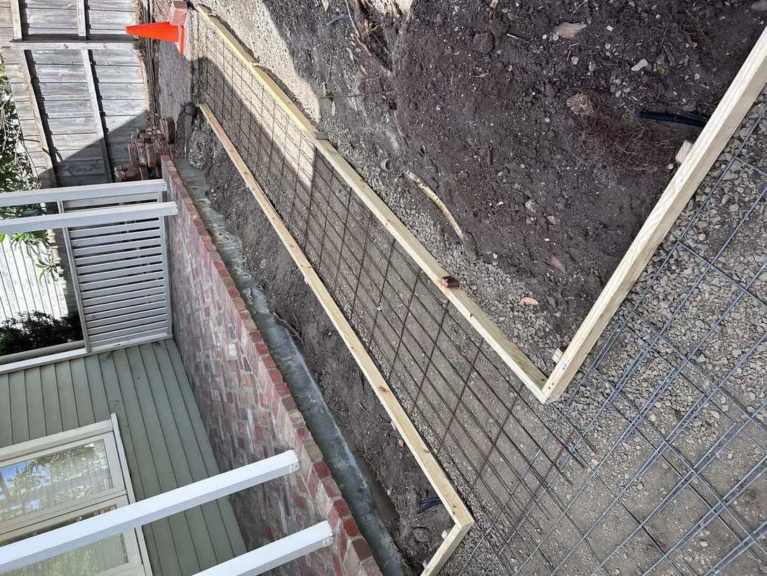 Concrete path formwork & reinforcement