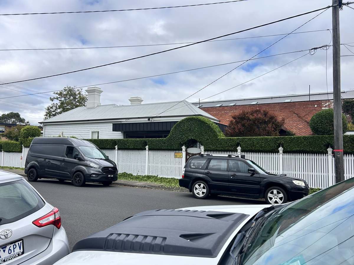 Hedge & topiary maintenance — Geelong